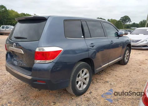 2013 Toyota Highlander from USA, damaged, VIN 5TDZA3EH8DS042584